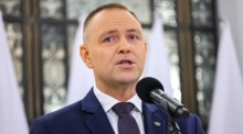 Polens Präsident Karol Nawrocki spricht auf einer Pressekonferenz im Sejm in Warschau über zentrale außenpolitische Fragen Foto: epa/Albert Zawada