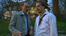 Kommissariatsleiter Schnabel (Martin Brambach, l) befragt Simon Fischer (Christian Bayer) in einer Szene des "Tatort: das kalte Haus". Foto: Hardy Spitz