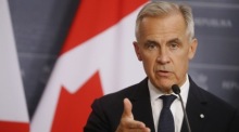 Der kanadische Premierminister Mark Carney bei einer Pressekonferenz mit Lettlands Regierungschefin Evika Siliņa in Riga. Foto: epa/Toms Kalnins
