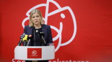 Der schwedische Ministerpräsident Magdalena Andersson gibt eine Pressekonferenz nach einem Treffen in der Parteizentrale der regierenden Sozialdemokraten in Stockholm. Foto: epa/Fredrik Persson