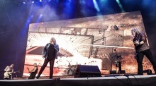 Def Leppard tritt beim Rockfestival Copenhell in Kopenhagen auf. Foto: epa/Helle Arensbak
