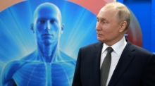 Putins Besuch im Wissenschaftlich-Praktischen Zentrum für Diagnostik und Telemedizintechnologien. Foto: epa/Vyacheslav Prokofyev/sputnik/kremlin Pool Mandatory