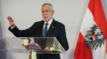 Der österreichische Bundespräsident Alexander Van der Bellen nimmt an einer Pressekonferenz teil. Foto: epa/Heinz-peter Bader