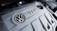 Volkswagen (VW) Touran mit einem 2,0l-TDI-Dieselmotor vom Typ EA189, in Hannover. Foto: epa/Julian Stratenschulte