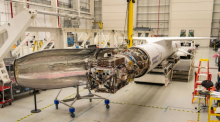 Das LINK-Raumfahrzeug der Firma Katalyst in einer Halle vor seiner geplanten Nasa-Mission zur Rettung des Forschungssatelliten Swift. Foto: Ron Beard/Nasa/dpa