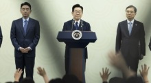 Südkoreas Präsident Lee Jae Myung spricht auf der Abschlusspressekonferenz des APEC-Gipfels 2025 in Gyeongju. Foto: epa/Jeon Heon-kyun