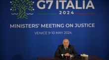Italienischer Justizminister bei der Abschlusspressekonferenz nach dem G7-Treffen. Foto: epa/Andrea Merola