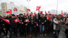 Proteste von Menschen gegen den tunesischen Präsidenten. Foto: epa/Mohamed Messara