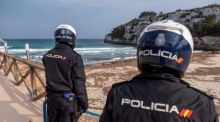 Zwei Polizei in Manacor, Mallorca. Archivfoto: epa/CATI CLADERA