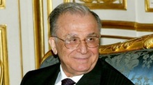 Rumäniens Ex-Präsident Ion Iliescu ist im Alter von 95 Jahren gestorben, wie die Regierung am 5. August bestätigte. Foto: epa/Olivier Hoslet
