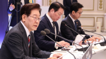 Südkoreas Präsident Lee Jae Myung stellt in Seoul neue Megaprojekte zur Förderung von Halbleitern und KI vor. Foto: YNA/Pool/dpa