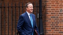 David Cameron, britischer Außenminister und ehemaliger Premierminister, kommt in der Downing Street an. Foto: epa/Tolga Akmen