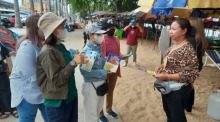 Wahlaktivisten informieren die Bürger Pattayas über die anstehende Bürgermeisterwahl. Bild: PR Pattaya
