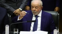 Brasiliens Präsident Luiz Inacio Lula da Silva (R) hält eine Rede während seiner Amtseinführung im Parlament in Brasilia. EPA-EFE/Jarbas Oliveria