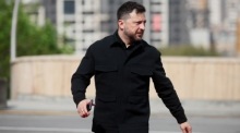 Der ukrainische Präsident Wolodymyr Selenskyj trifft zum Gipfel der Europäischen Politischen Gemeinschaft in Eriwan ein. Foto: EPA/Leszek Szymanski