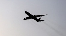 Ein Airbus der iranischen Fluggesellschaft Mahan Air startet vom Flughafen Dubai nach Teheran, während der Flugverkehr nach regionalen Spannungen schrittweise wieder aufgenommen wird. Foto: epa/Stringer