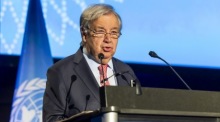 Antonio Guterres hält eine Rede bei der Eröffnungszeremonie des „Global Dialogue on AI Governance“ im Palexpo in Genf. Foto: EPA/Salvatore Di Nolfi