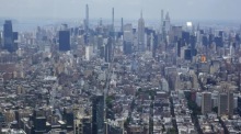 Midtown Manhattan vom One World Trade Observatory in New York aus gesehen. Foto: epa/Sarah Yenesel