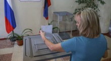 In den von Russland kontrollierten Gebieten der Ukraine finden Wahlen statt. Foto: epa/Stringer