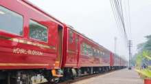 Der Royal Blossom verbindet gehobenen Reisekomfort mit ausgewählten Ausflugszielen in mehreren thailändischen Provinzen. Bild: State Railway of Thailand