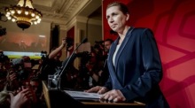 Ministerpräsidentin Mette Frederiksen spricht bei einer Wahlfeier in Kopenhagen. Dänemark hat bei einer vorgezogenen Parlamentswahl abgestimmt. Foto: epa/Mads Claus Rasmussen