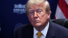 US-Präsident Donald Trump trifft am Rande des NATO-Gipfels in Ankara mit NATO-Generalsekretär Mark Rutte zusammen. Foto: EPA/Filip Singer/pool