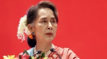 Aung San Suu Kyi bei der Eröffnung des Invest Myanmar Summit 2019 in Naypyitaw. Foto: epa/How Hwee Young