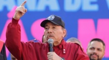 Nicaraguas Präsident Daniel Ortega spricht bei einer Veranstaltung mit Venezuelas Präsident Nicolás Maduro in Caracas. Foto: EPA/Ronald Peña R.