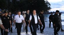 Thailands Premierminister Anutin Charnvirakul kündigte auf Koh Phangan schärfere Maßnahmen gegen illegale Scheinfirmen und die widerrechtliche Nutzung öffentlicher Strände an. Foto: นิรัตน์ พงษ์สิทธิถาวร