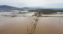 Hochwasser überschwemmt das Gebiet in Karditsa in der Region Thessalien. Foto: Antonis Nikolopoulos/Xinhua/dpa
