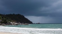 In zahlreichen Regionen Thailands werden schwere Regenfälle und hohe Wellen erwartet. Foto: Alexey Demidov/Unsplash