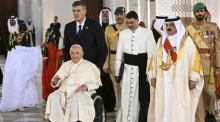 Der Papst Franziskus besucht Bahrain. Foto: epa/Maurizio Brambatti