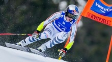 Emma Aicher fährt beim Super-G in Kvitfjell mit hoher Geschwindigkeit die Strecke hinab und kämpft um eine Topplatzierung im Weltcup. Foto: epa/Cornelius Poppe