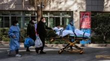 Kliniken in China sind mit der steigenden Zahl der COVID-19-Fälle überfordert. Foto: epa/Alex Plavevski