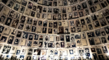 Die Halle der Namen in der Holocaust Gedenkstätte Yad Vashem. Foto: Fabian Sommer/dpa