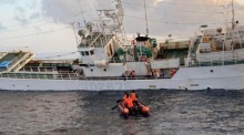 Japanisches Schiff mit fünf Besatzungsmitgliedern in Mindoro gerettet. Foto: epa/Handout