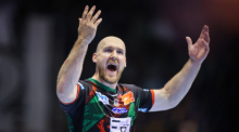 Christian O'Sullivan jubelt während eines Bundesliga-Spiels des SC Magdeburg in der GETEC Arena. Foto: dpa/Ronny Hartmann