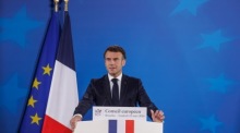 Der französische Präsident Emmanuel Macron spricht zur Presse. Foto: epa/Olivier Matthys