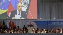 Der russische Präsident Wladimir Putin bei einem Treffen während des 15. BRICS-Gipfels in Johannesburg. Foto: epa/Marco Longari / Pool