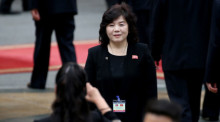 Der stellvertretende Minister für auswärtige Angelegenheiten Choe Son-Hui (C). Foto: epa/Luong Thai Linh