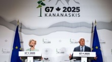 Ursula von der Leyen und António Costa bei einer Pressekonferenz während des G7-Gipfels im kanadischen Kananaskis Foto: epa/Spencer Colby