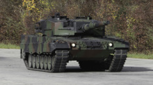 Undatiertes Handout des Rüstungskonzerns Krauss-Maffei Wegmann zeigt einen Kampfpanzer Leopard 2A4. Foto: Krauss-Maffei Wegmann/dpa