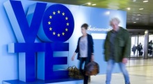 Wahlen zum Europäischen Parlament auf dem Bahnhof Luxemburg in Brüssel. Archivfoto: epa/OLIVIER HOSLET