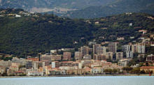 Ajaccio ist von Porticcio, Korsika, aus zu sehen. Foto: epa/Ludovic Marin