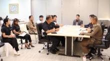 Vertreter von Verwaltung, Transportbehörden und Privatwirtschaft beraten in Hua Hin über neue öffentliche Verkehrsverbindungen. Foto: Stadtverwaltung Hua Hin