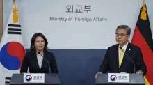 Die deutsche Außenministerin Annalena Baerbock besucht Seoul. Foto: epa/Lee Jin-man / Pool