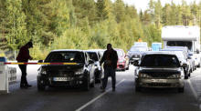 Fahrzeuge an der Grenzübergangsstelle zu Russland in Vaalimaa bei Virolahti. Foto: epa/Roni Rekomaa