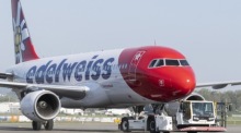 Edelweiss-Maschine am Flughafen Zürich: Die Airline zeigt sich überrascht über den Abbruch der GAV-Verhandlungen durch die Piloten. Foto: epa/epa-efe/ennio Leanza