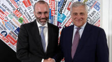 Der Vizepräsident von Forza Italia (FI), Antonio Tajani, und der Vorsitzende der Europäischen Volkspartei (EVP), Manfred Weber, in Rom. Foto: epa/Fabio Cimaglia