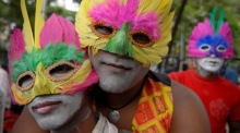 Die Teilnehmer des Queer Azaadi in Mumbai. Foto: epa/Str